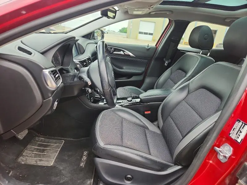 2019 INFINITI QX30 LUXE  