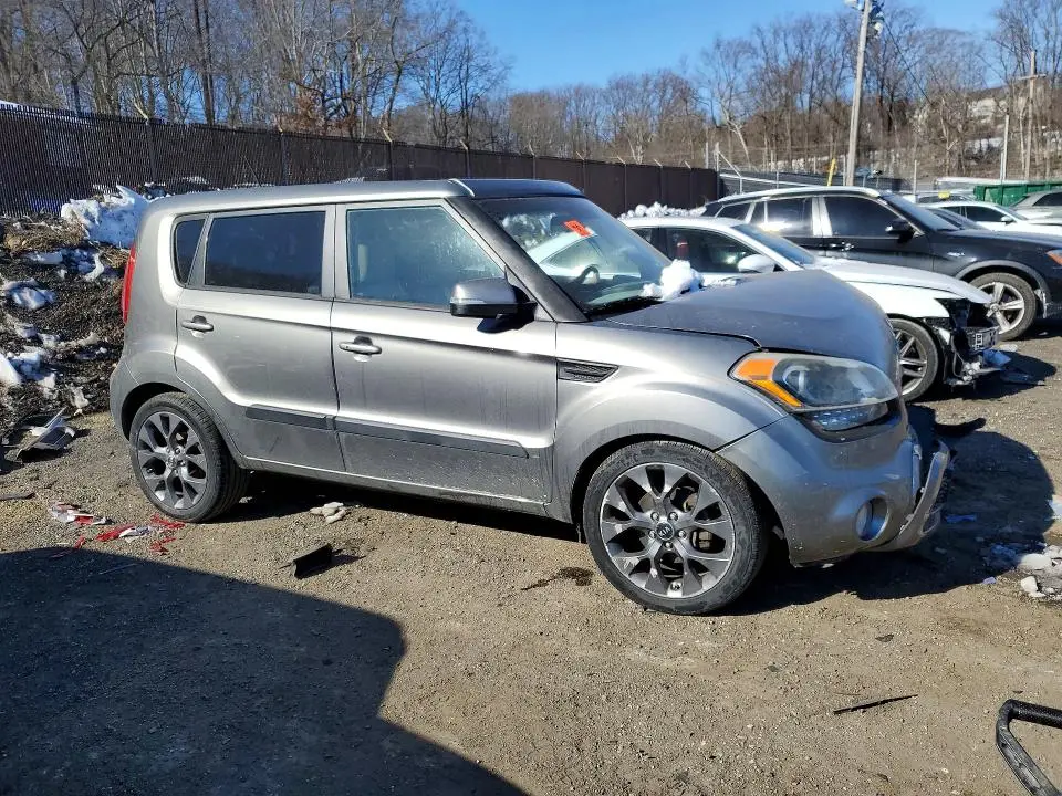 2013 KIA SOUL +  