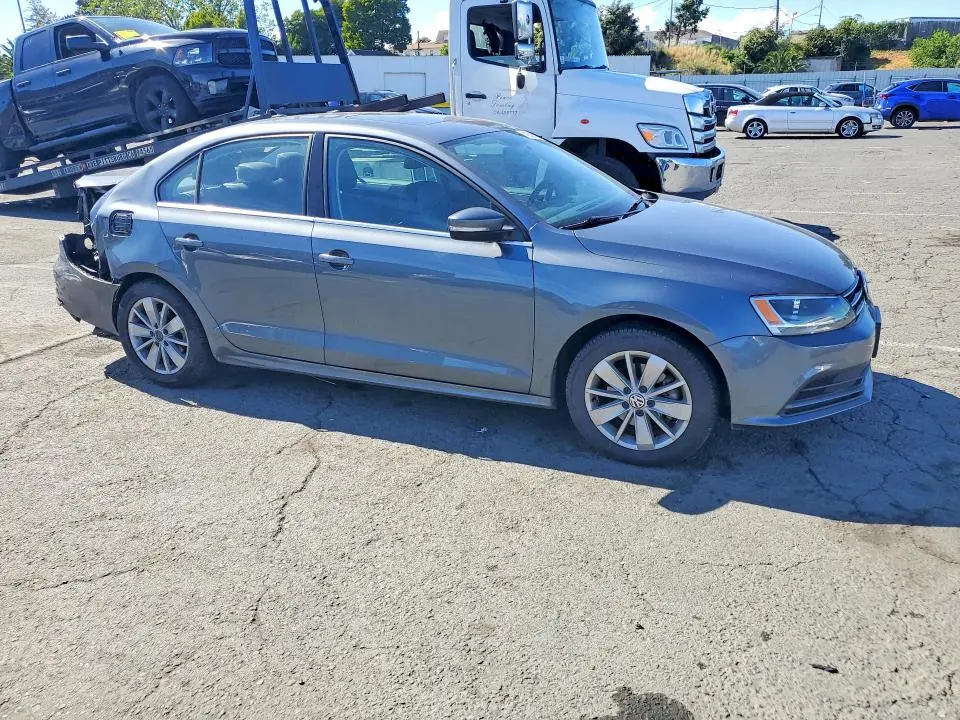 2016 VOLKSWAGEN JETTA SE  