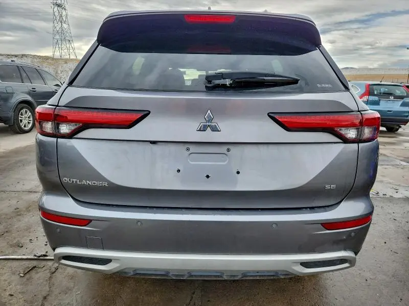 2022 MITSUBISHI OUTLANDER SE  