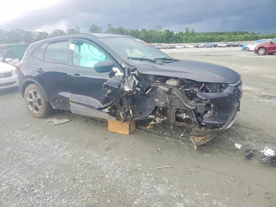 2025 FORD ESCAPE ST LINE  