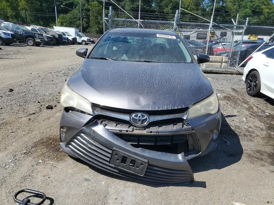 2016 TOYOTA CAMRY SE  