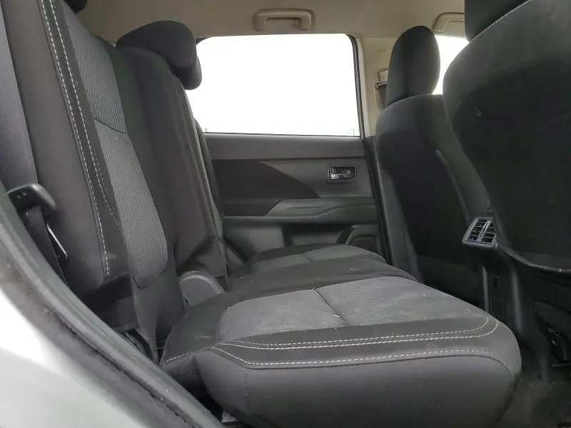 2019 MITSUBISHI OUTLANDER ES  