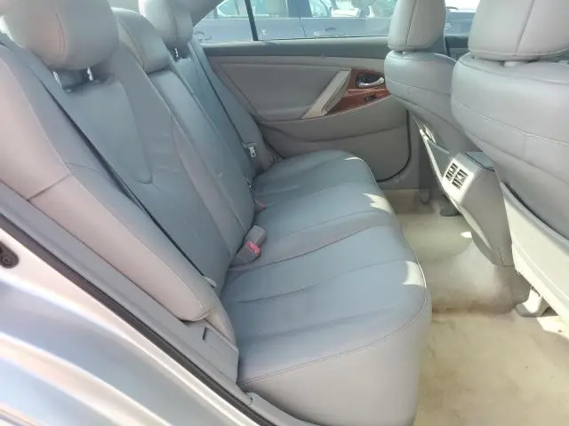 2011 TOYOTA CAMRY SE  