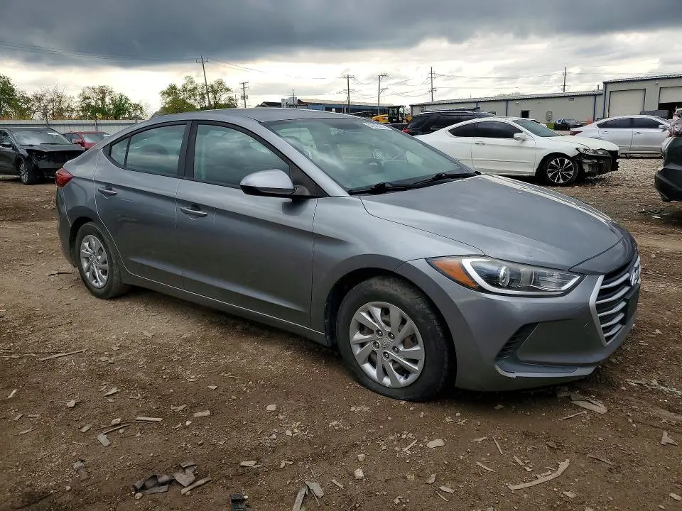2018 HYUNDAI ELANTRA SE  
