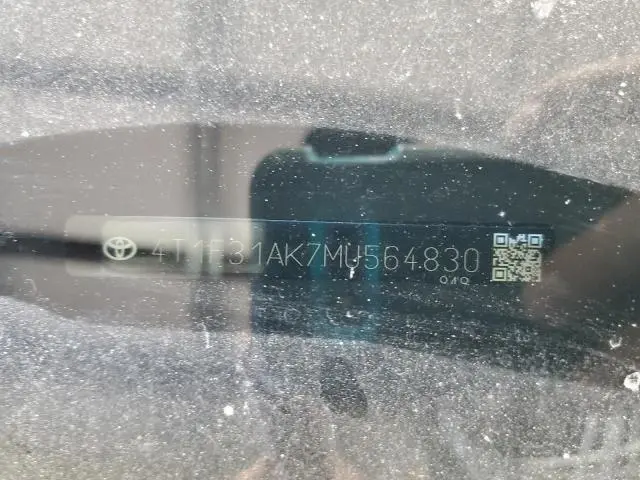 2021 TOYOTA CAMRY XLE  