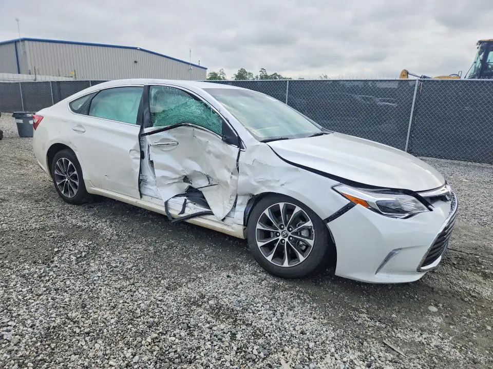 2016 TOYOTA AVALON XLE  