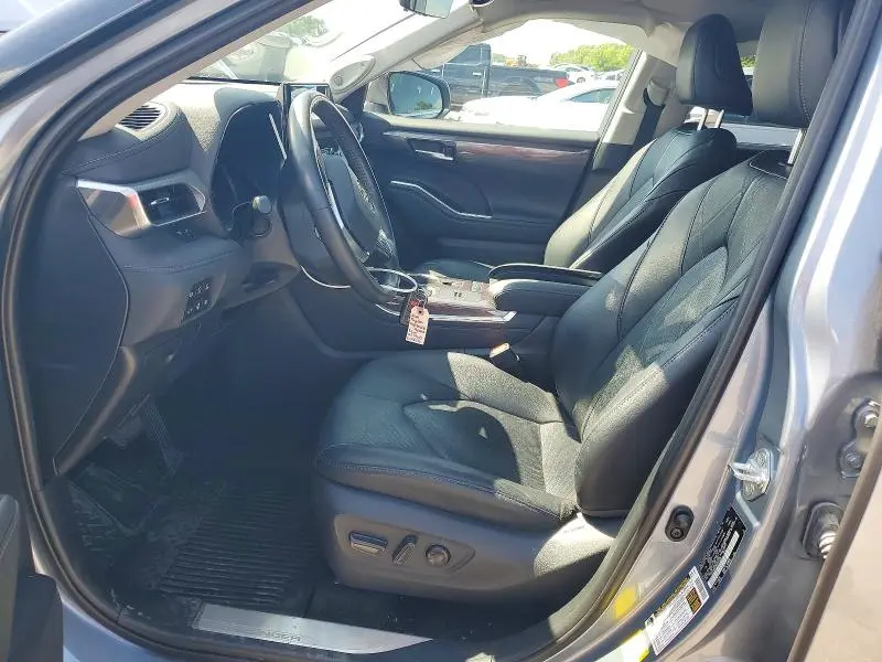 2021 TOYOTA HIGHLANDER HYBRID PLATINUM  