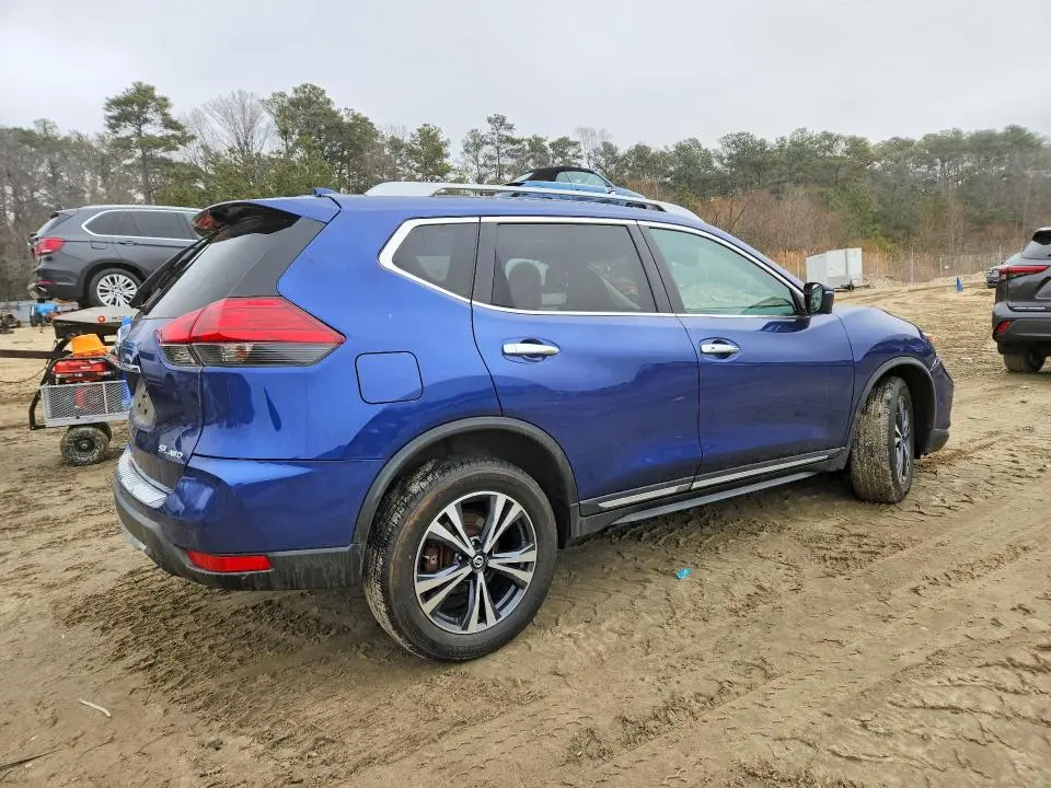 2017 NISSAN ROGUE SL  