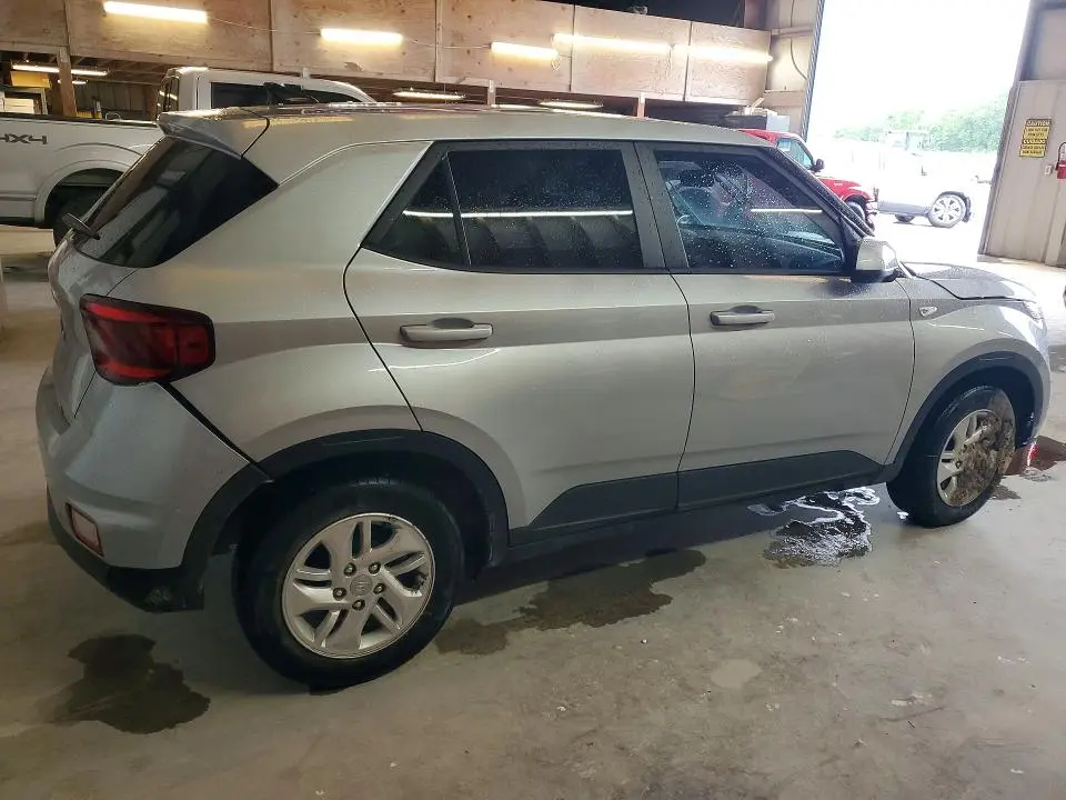 2022 HYUNDAI VENUE SE  