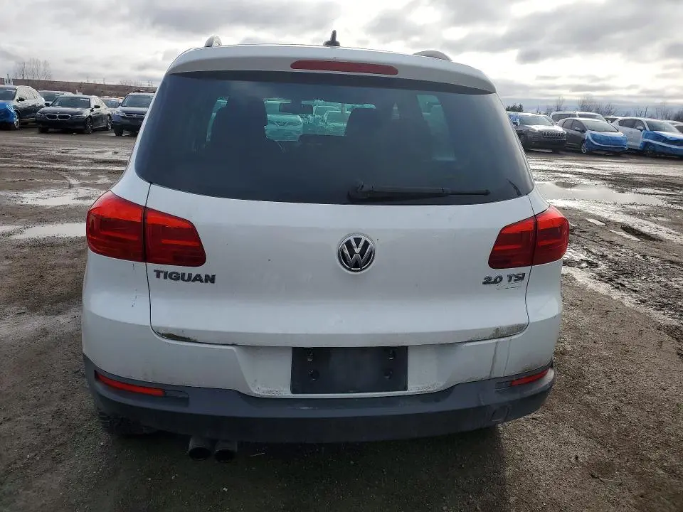 2016 VOLKSWAGEN TIGUAN   