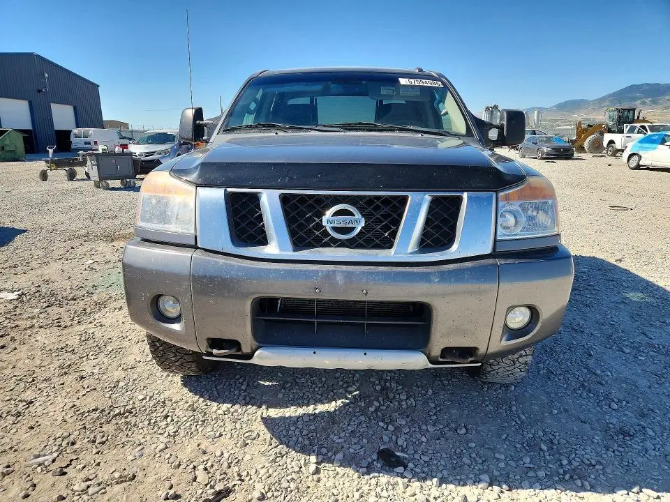 2014 NISSAN TITAN SV  