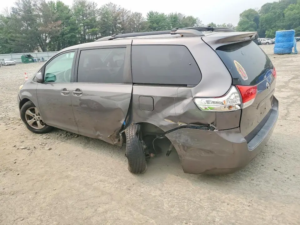 2011 TOYOTA SIENNA LE  