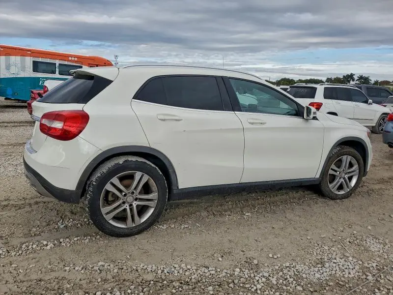 2017 MERCEDES-BENZ GLA 250  