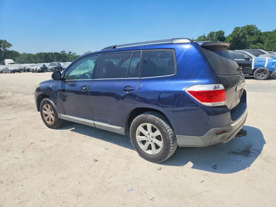 2012 TOYOTA HIGHLANDER SE  