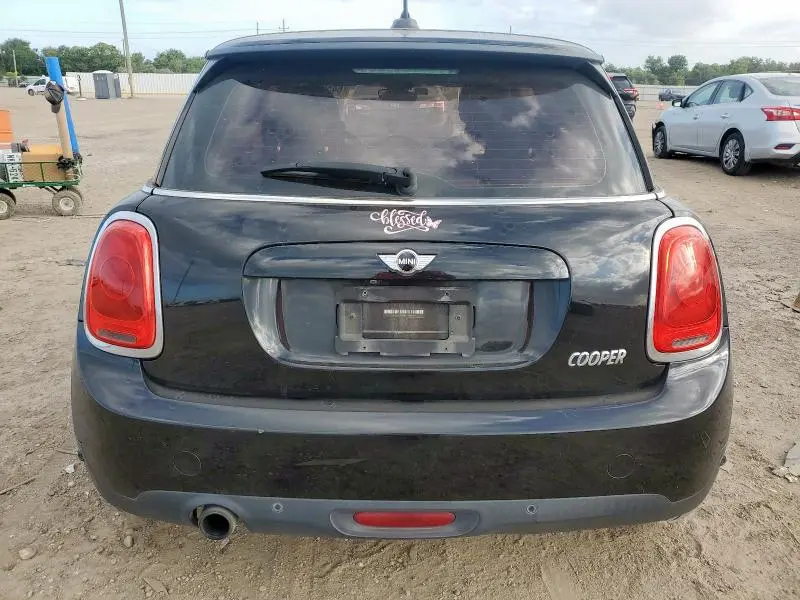 2017 MINI COOPER   