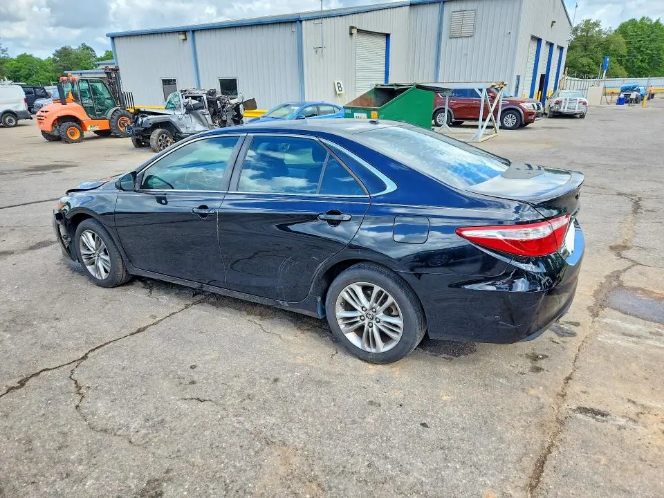 2016 TOYOTA CAMRY SE  
