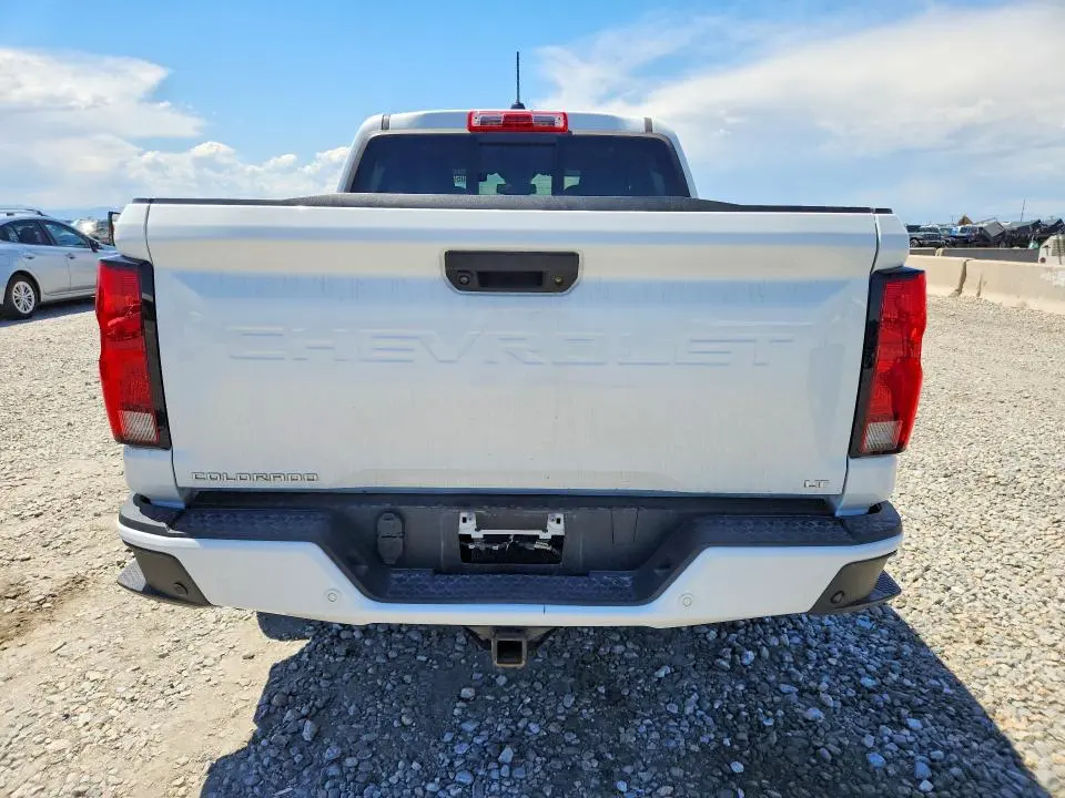 2024 CHEVROLET COLORADO LT  