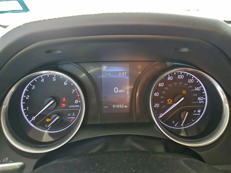 2020 TOYOTA CAMRY SE  