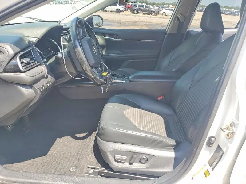 2019 TOYOTA CAMRY SE  