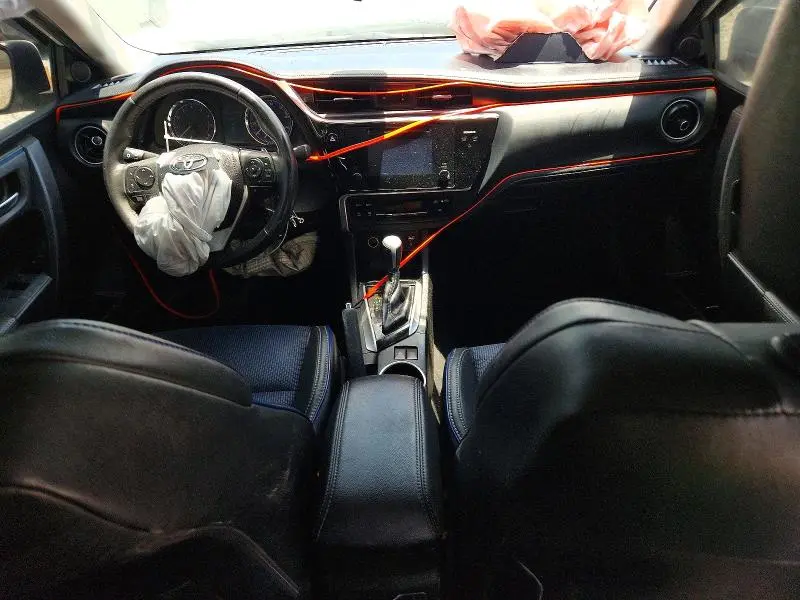 2017 TOYOTA COROLLA SE  
