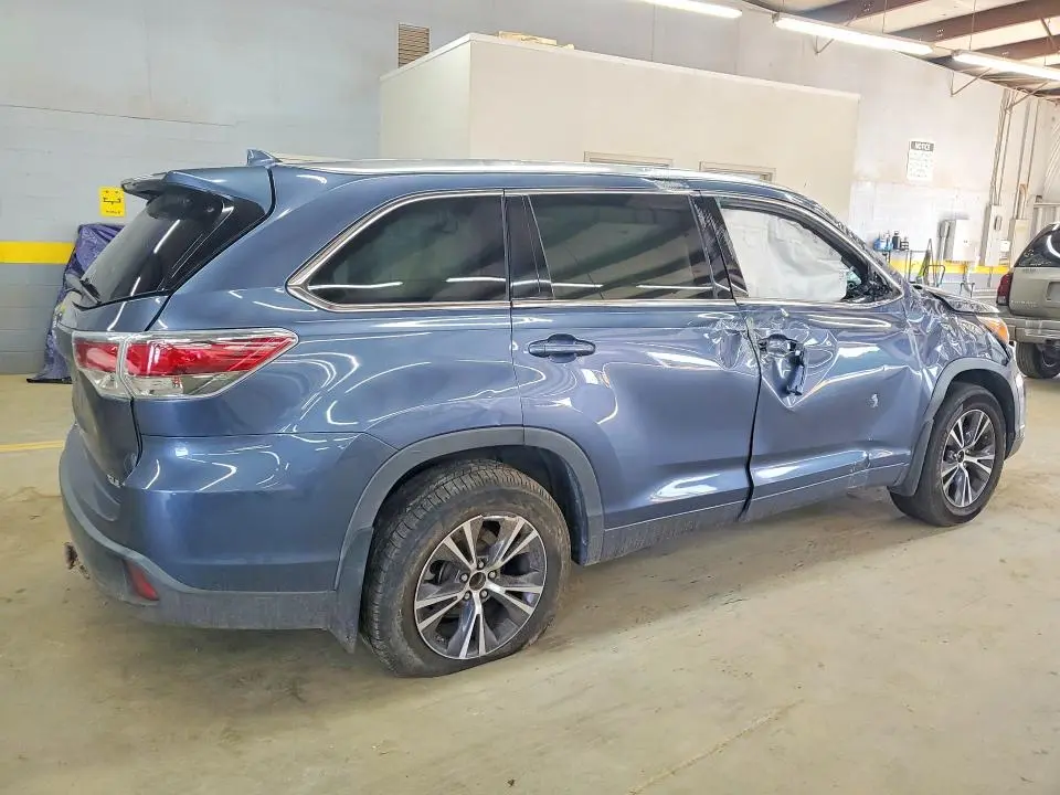 2016 TOYOTA HIGHLANDER XLE  