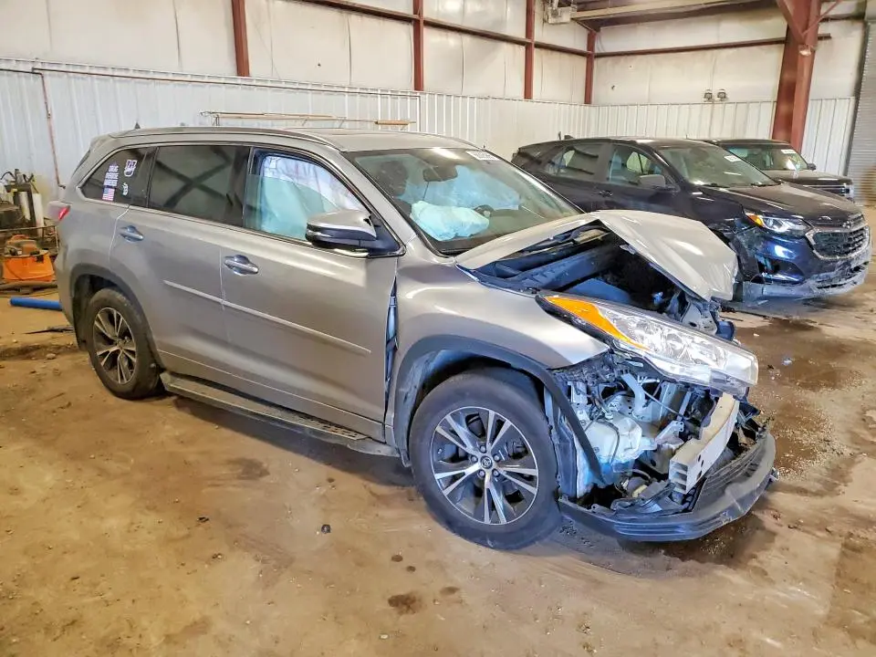 2016 TOYOTA HIGHLANDER XLE  