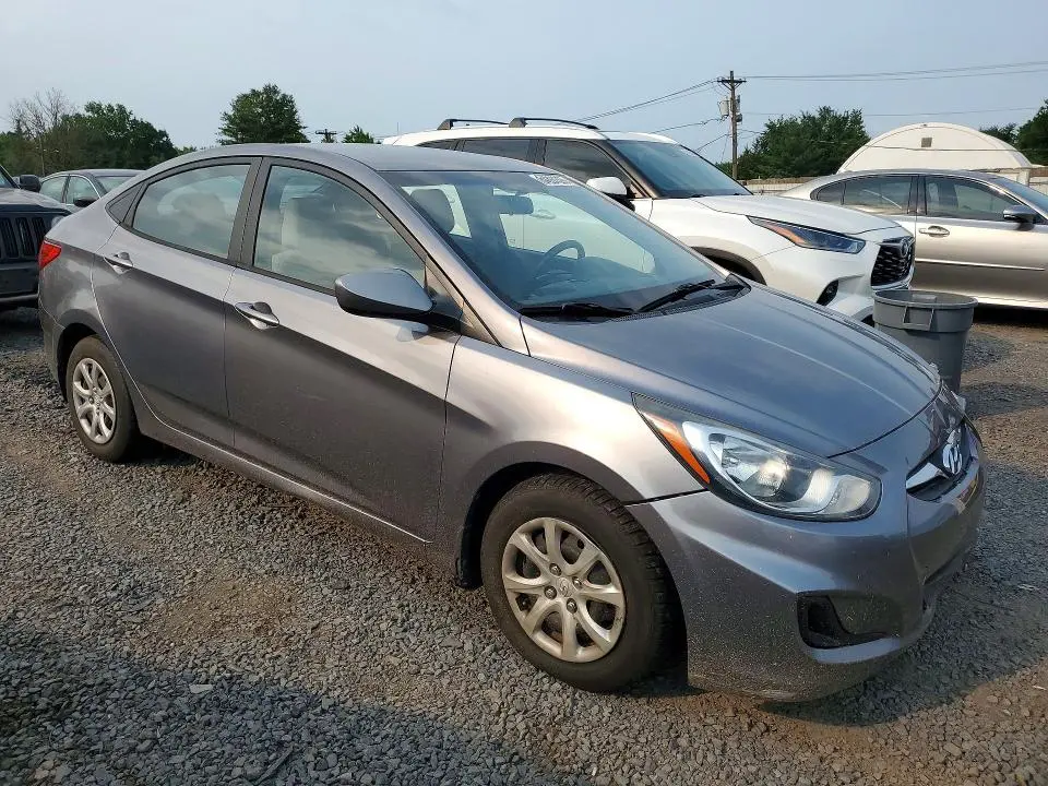 2013 HYUNDAI ACCENT GLS  