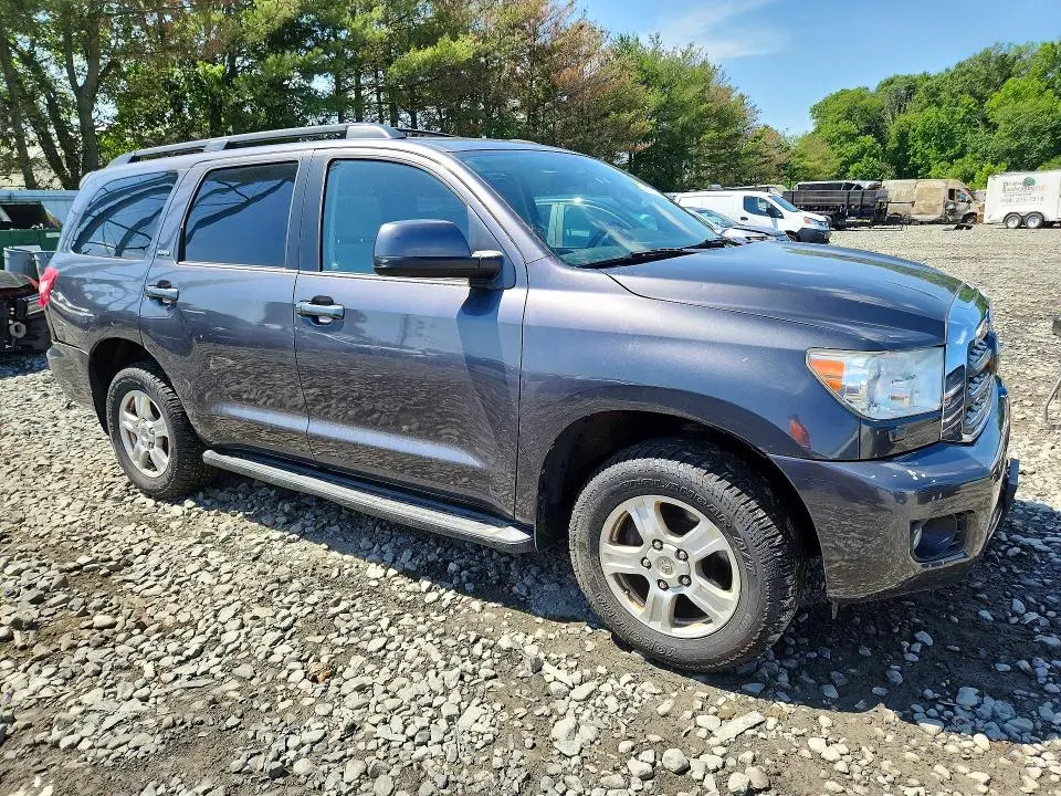2013 TOYOTA SEQUOIA SR5  