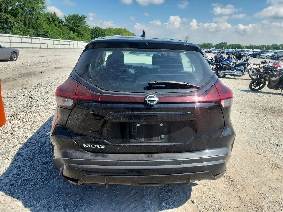 2022 NISSAN KICKS S  