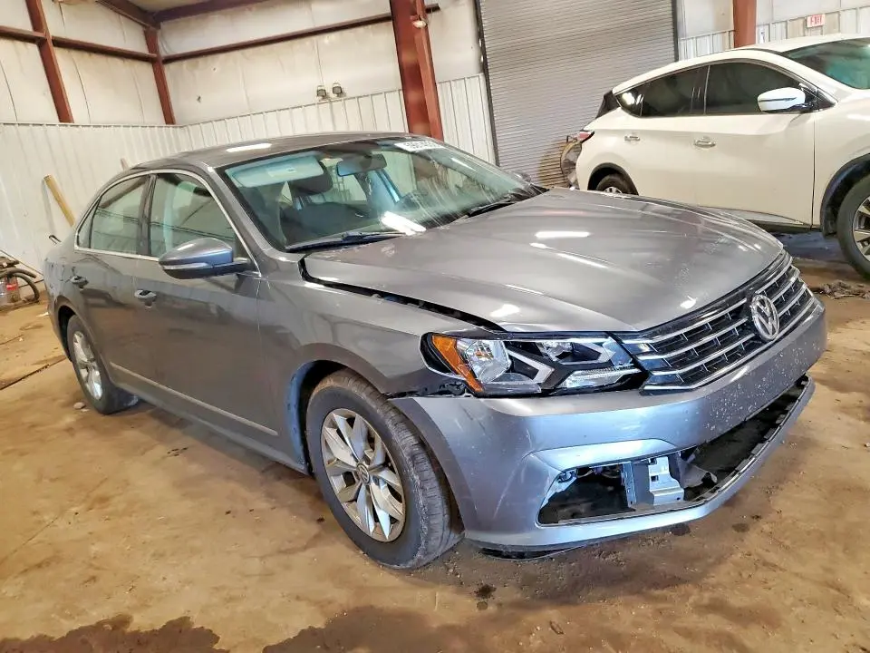 2017 VOLKSWAGEN PASSAT S  