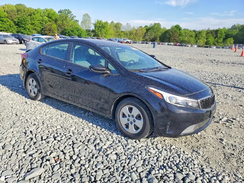 2017 KIA FORTE LX  