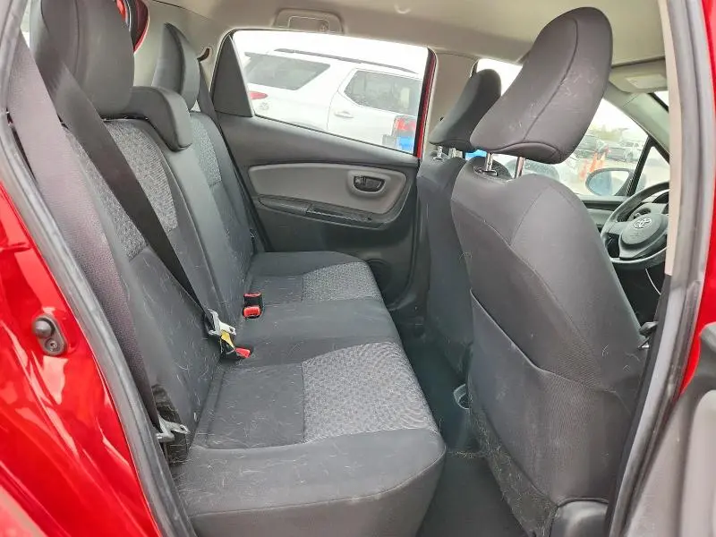 2015 TOYOTA YARIS 5-DOOR L  