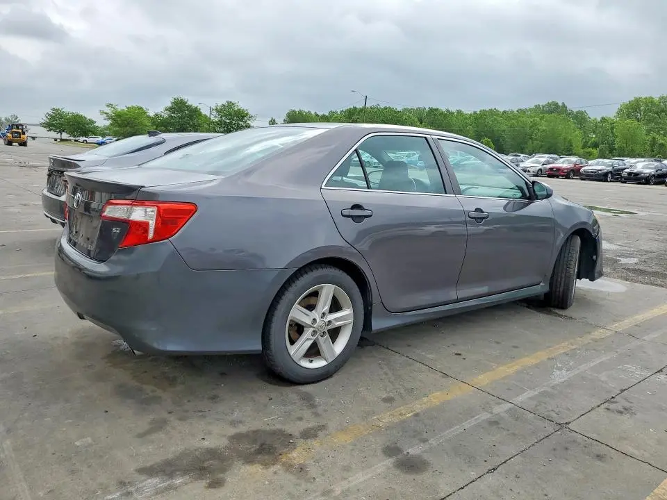 2014 TOYOTA CAMRY SE  