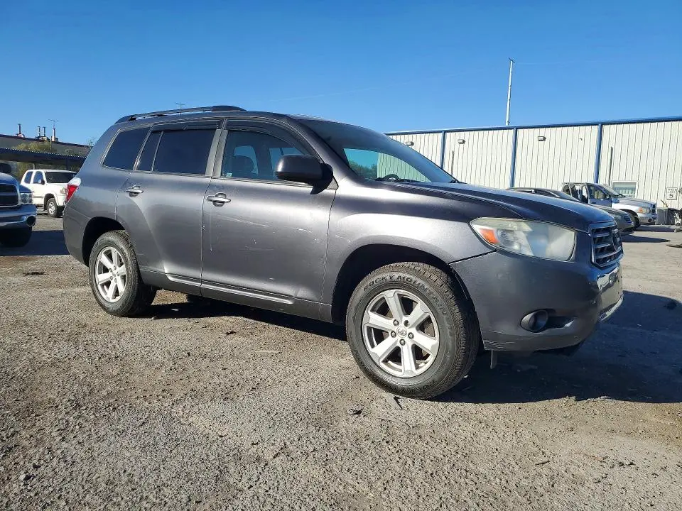 2010 TOYOTA HIGHLANDER SE  