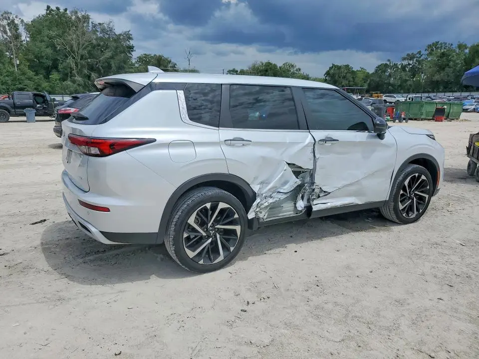 2022 MITSUBISHI OUTLANDER SE  