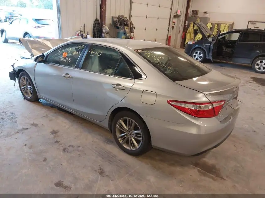 2015 TOYOTA CAMRY SE