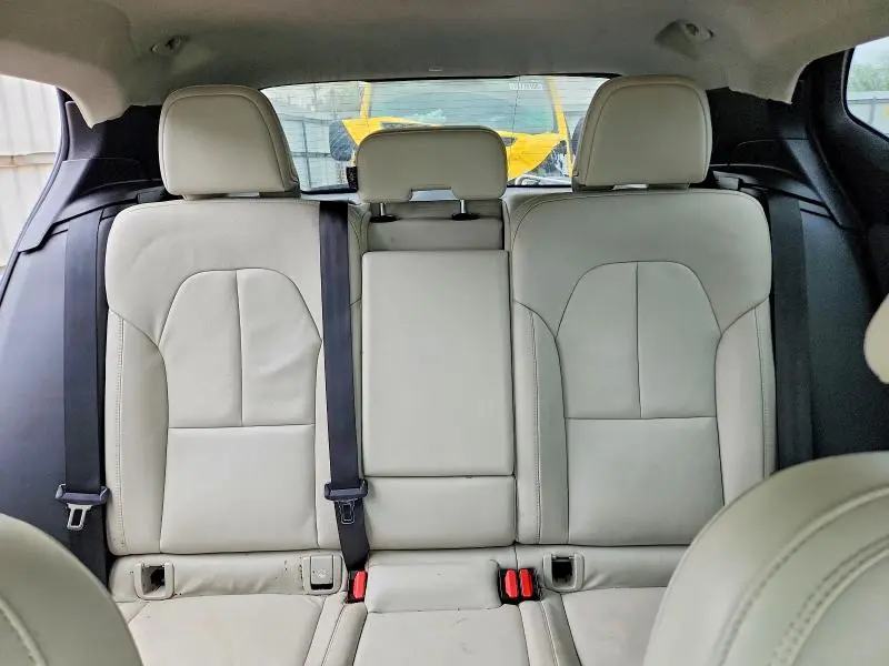 2021 VOLVO XC40 T5 MOMENTUM  