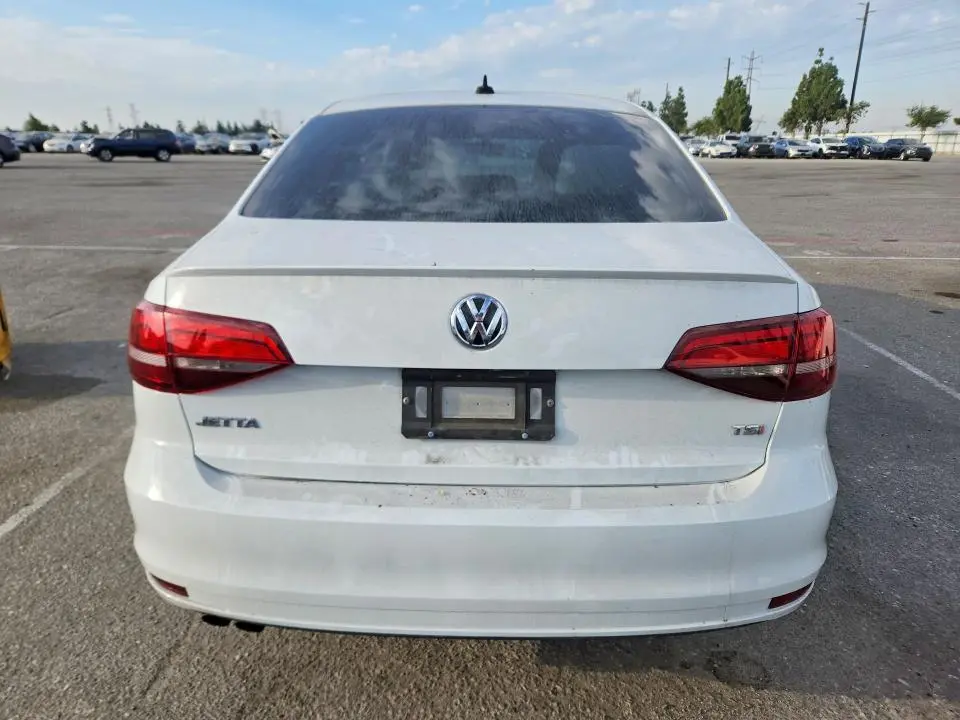 2016 VOLKSWAGEN JETTA SPORT  