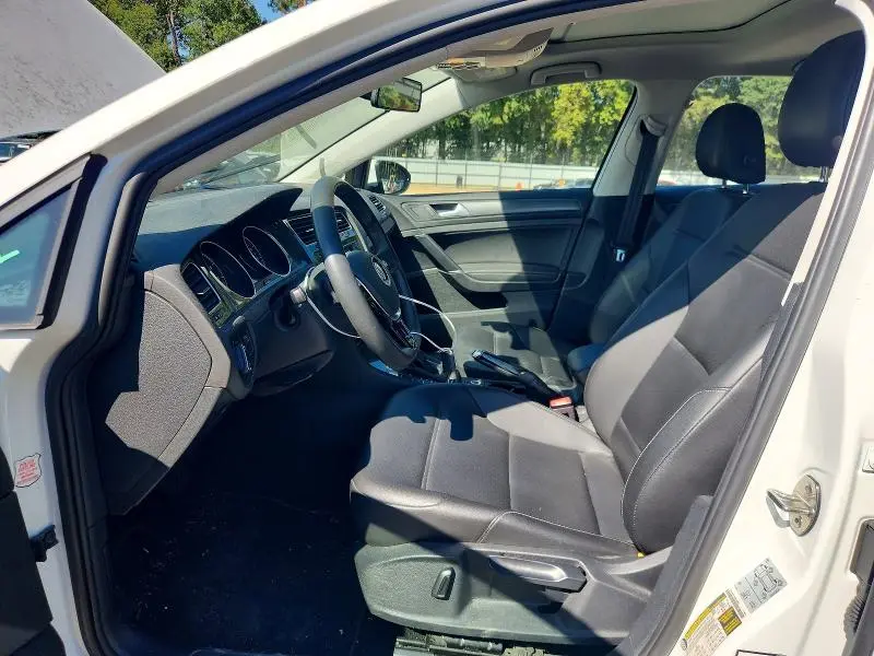2021 VOLKSWAGEN GOLF   