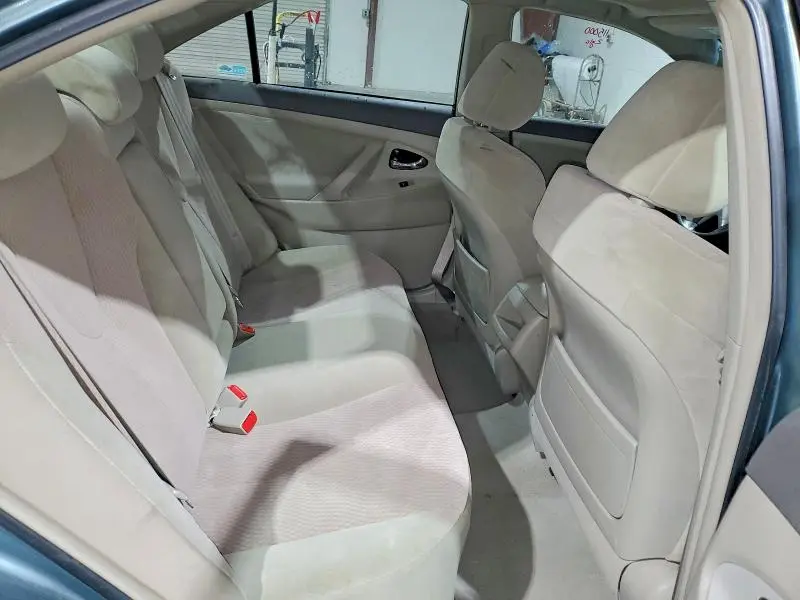 2010 TOYOTA CAMRY LE  