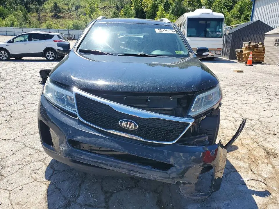 2015 KIA SORENTO LX  