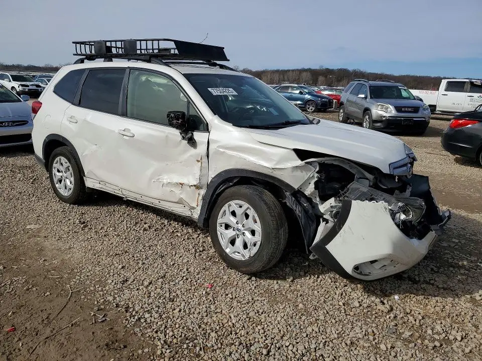 2021 SUBARU FORESTER   