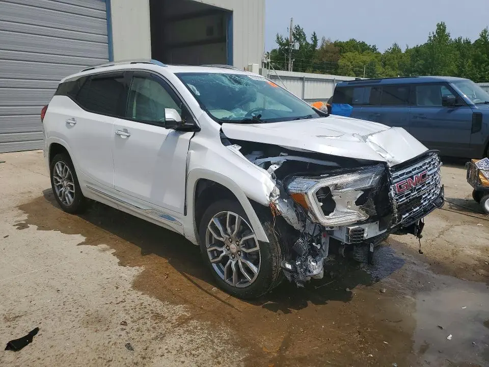 2024 GMC TERRAIN DENALI  