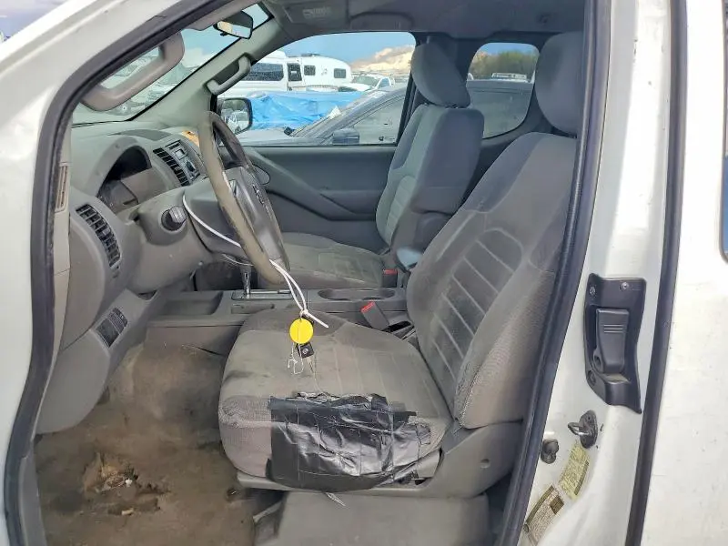 2013 NISSAN FRONTIER S  