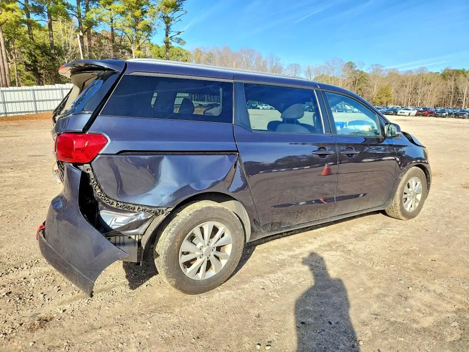 2016 KIA SEDONA LX  