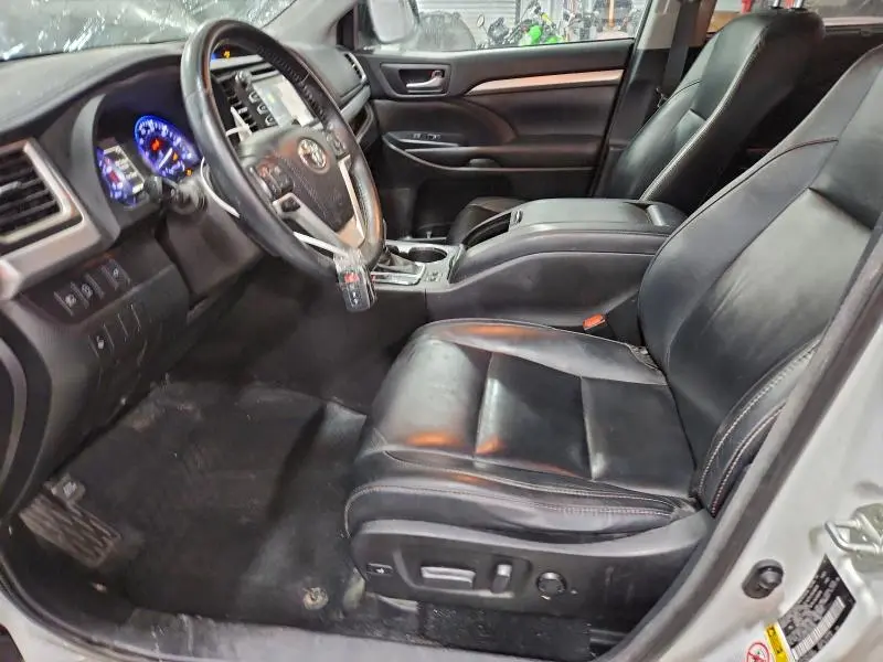 2018 TOYOTA HIGHLANDER SE  