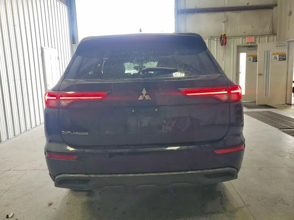 2023 MITSUBISHI OUTLANDER ES  