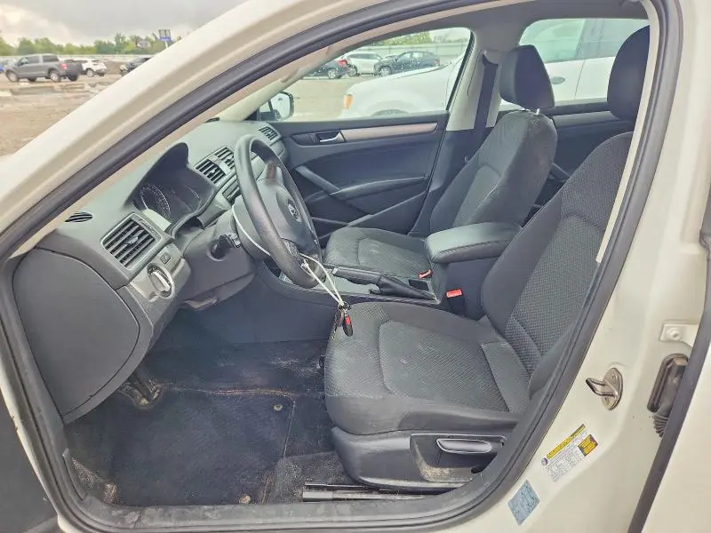 2013 VOLKSWAGEN PASSAT S  