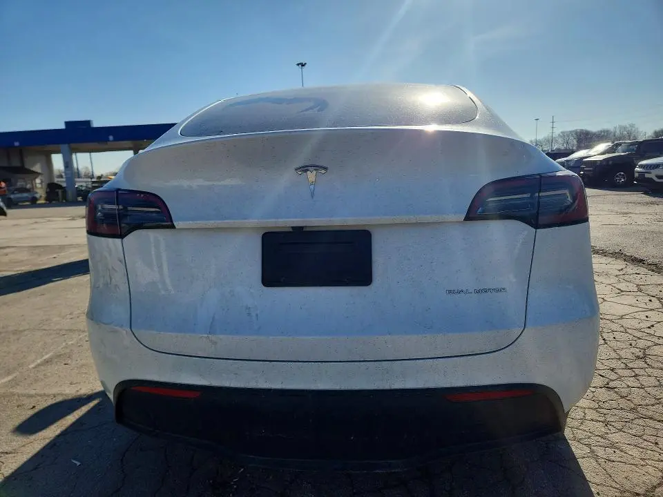 2024 TESLA MODEL Y   